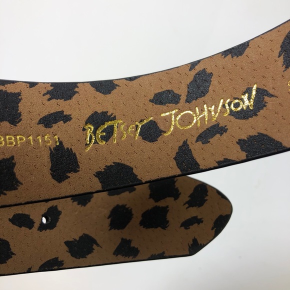 Women Betsy Johnson rose buckle belt, S - Picture 2 of 3